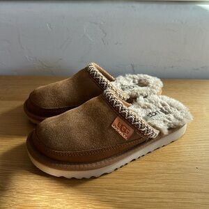 Kids Ugg Slippers size T12